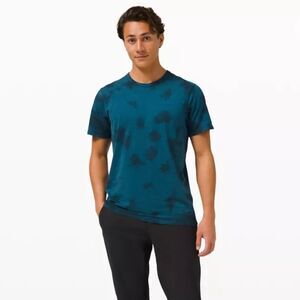 Lululemon The Fundamental T
Wash size M